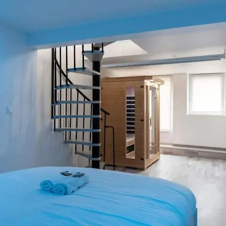 Night And Jacuzzi Exterieur Balneotherapie Sauna Billard Wifi *
