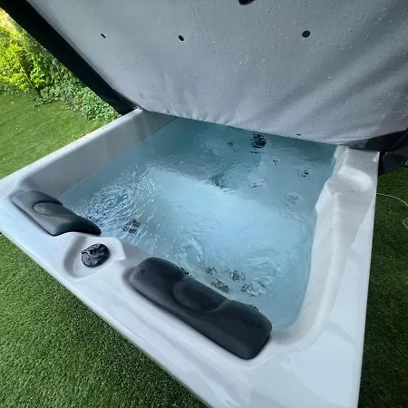 Night And Jacuzzi Exterieur Balneotherapie Sauna Billard Wifi *